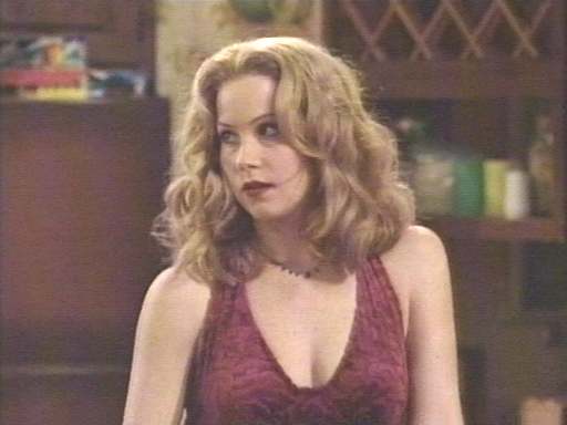  Kelly Bundy 