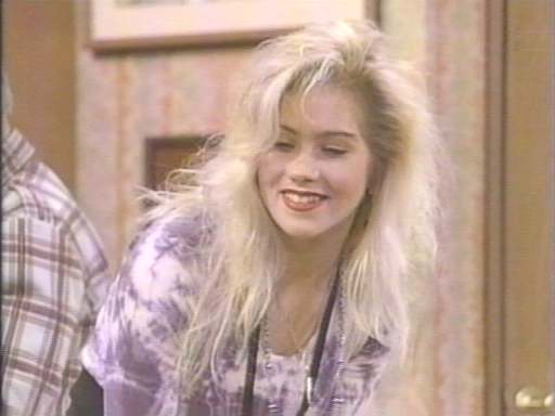  Kelly Bundy 