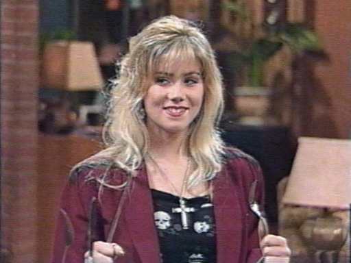  Kelly Bundy 