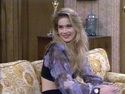  Kelly Bundy 
