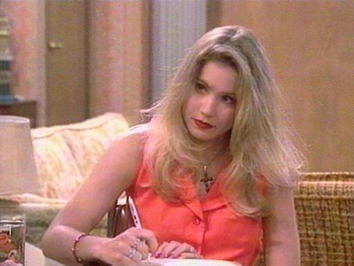  Kelly Bundy 
