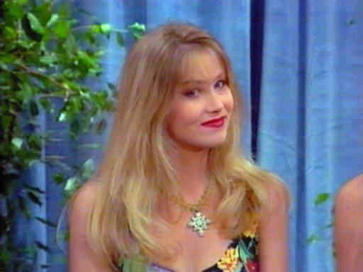  Kelly Bundy 