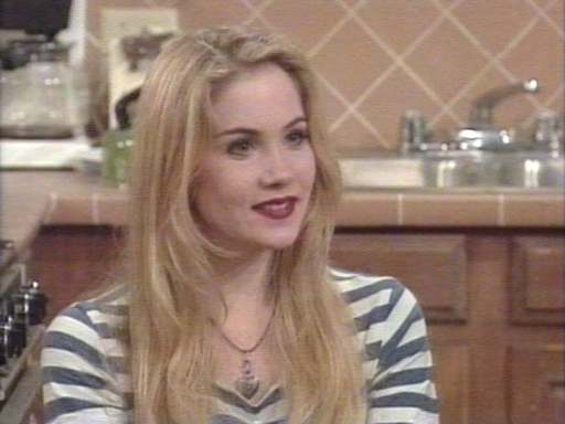  Kelly Bundy 