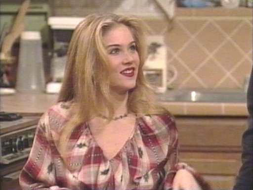  Kelly Bundy 